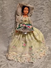 RAVISSANTE POUPEE COSTUMEE