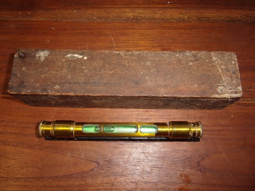 Niveau bulle ancien en - bulle,