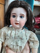 Belle poupée parfait état