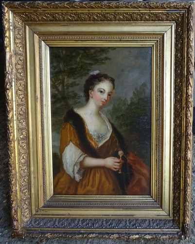 Portrait jeune femme au - de,