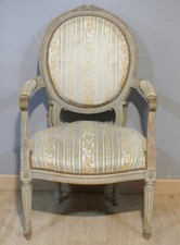 Fauteuil de style Louis XVI en