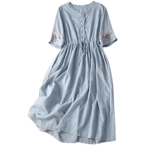 Femme broderie robe - broderie,