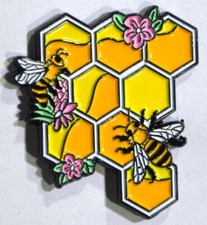 Pin's ABEILLE BEE RUCHE MIEL