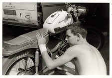 OLD PHOTOGRAPH RALLY MOTORCYCLE CROSS DIY MECHANIC MOTORCYCLE COLLECTION