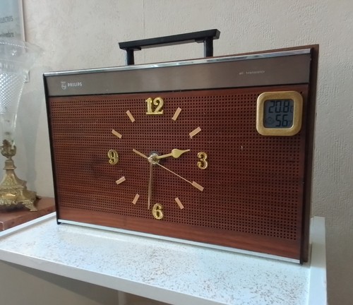 Horloge sur malette - sur,
