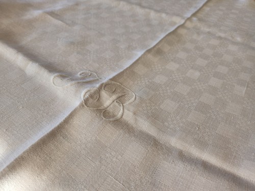 Ancienne nappe damassé