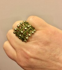 RAVISSANTE BAGUE ARTISANALE EN PERLES ET PIERRES
