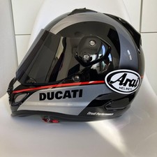 Casque intégral Arai x Ducati