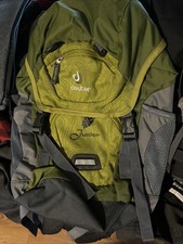Deuter Junior Camping Hiking Backpack Green Excellent Condition
