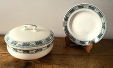 ENSEMBLE ANCIEN UN PLAT CREUX