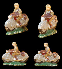 2 MOTOS EN PLATRE et FARINE  / jouet ancien