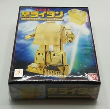   Bandai Model Kit Gold Lightan NEW!