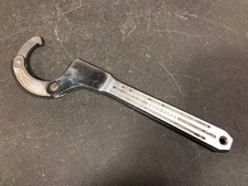 Ancienne clé à griffe outil