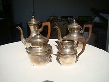 Quatre petites pièces de forme en argent massif poids total 562 grs  #29