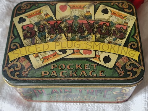 Ancienne boite tôle petite