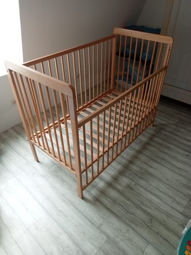 Lit bébé barreaux bois - à,