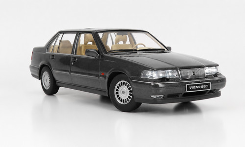 Volvo 960 gris foncé