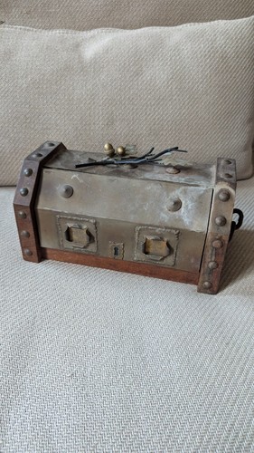 Ancien coffre bois et - bois,