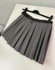 Minijupe grise plissée style