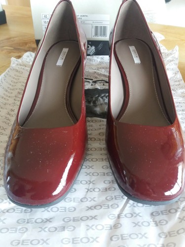 Neuf chaussures à - neuf-,