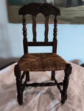 Ancienne chaise de poupée en