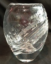 VASE EN CRISTAL TAILLE SIGNE