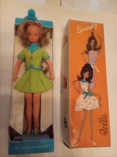 poupée snouky bella dans sa