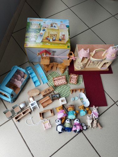 Sylvanian families lot - families, a