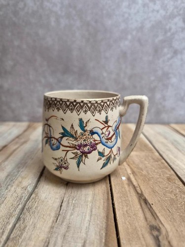 Tasse ancienne terre fer - terre, de