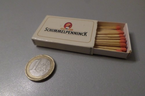Beautiful old matchbox - beautiful,