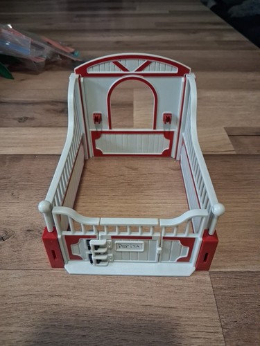 Playmobil box pour chevaux - ,