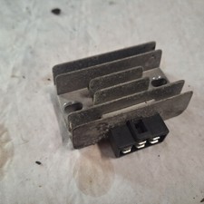 REGULATEUR HYOSUNG GT 125