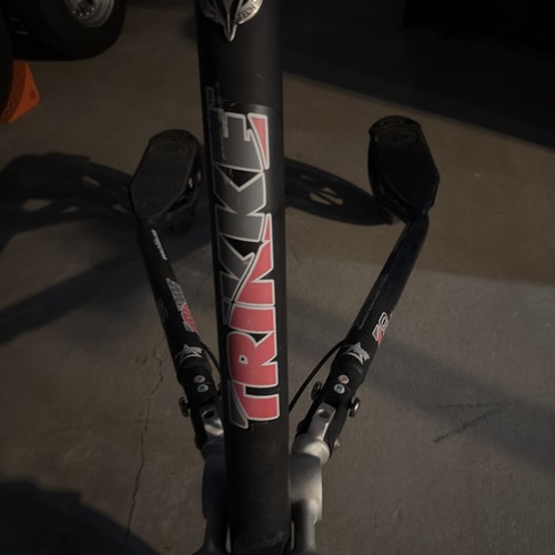 Trikke black carving - black,