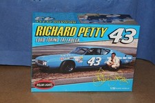 Polar Lights 1:25 Ford Torino Talladega Model Kit, Complete, Unbuilt Open Box