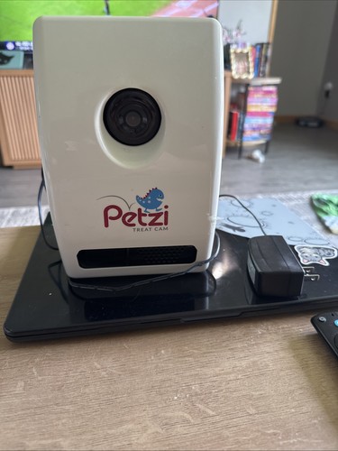 Petzi treat camera - treat,