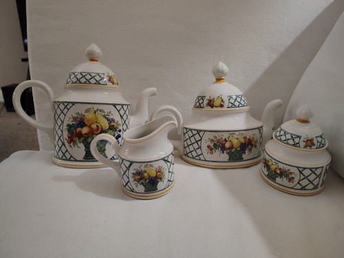 Villeroy boch teapot - &,