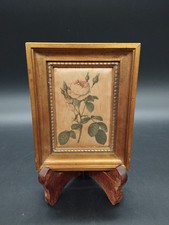 Petit cadre ancien – illustration de rose sur soie –encadrement doré– décor Rose