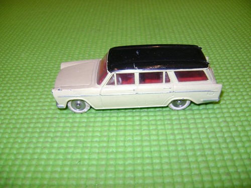 Dinky toys 548 fiat 1800 - 1800, creme