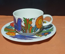 petite tasse et sous tasse à