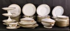 Table service 74 pieces in white and gold porcelain from Limoges