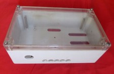 Boîtier plastique pour