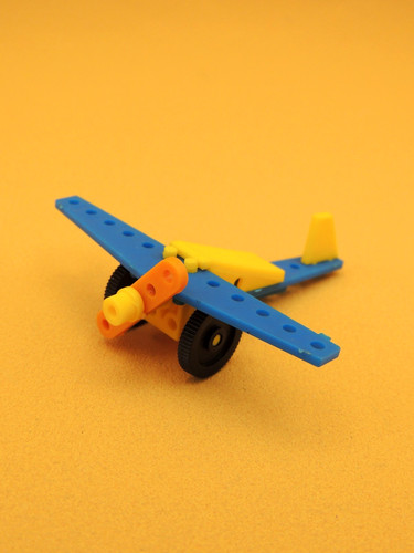 Kinder surprise avion style - kinder,
