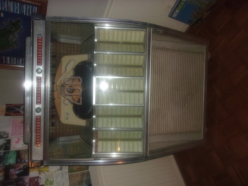 Wurlitzer jukebox machine - wurlitzer,