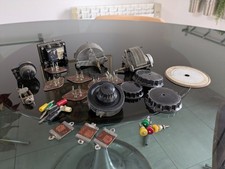 Lot de pièces et composants