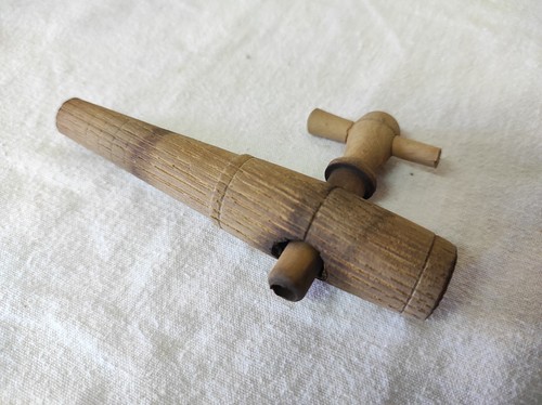Ancien robinet bois - en, de