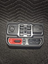 2018-2025 Jeep Wrangler Gladiator Rubicon OEM Center Dash w/ Off Road Switch AUX