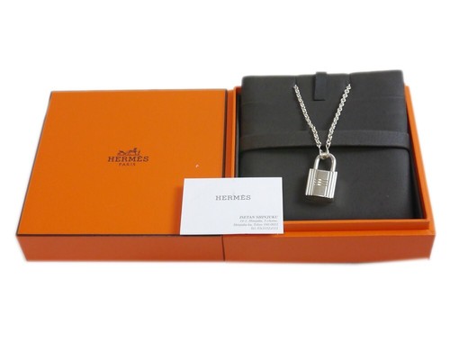 Authentique cadenas collier