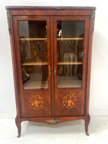 Vitrine style louis - de, en