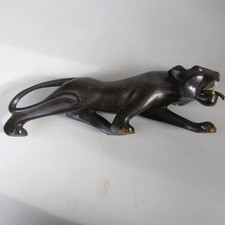 panthere noire sculptée en