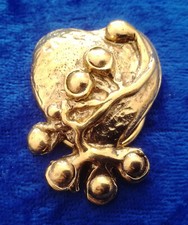 Bijou de créateur ATTACHE